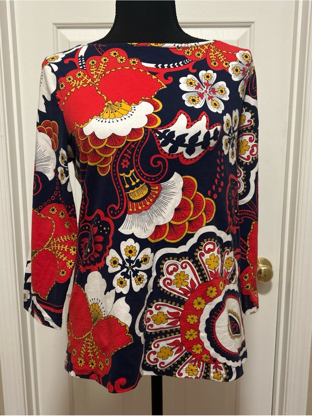 The TALBOTS  Tee Medium Multi Colored